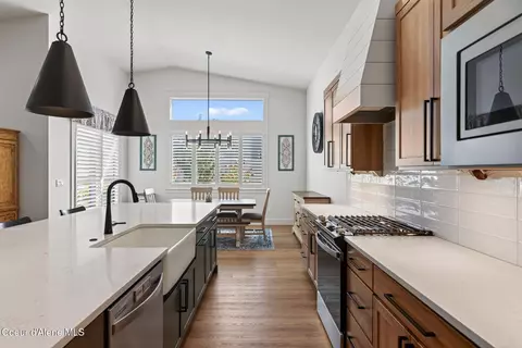 Kitchen - 8136 W Splitrail Ave, Rathdrum, ID 83858 photo 4 of 8