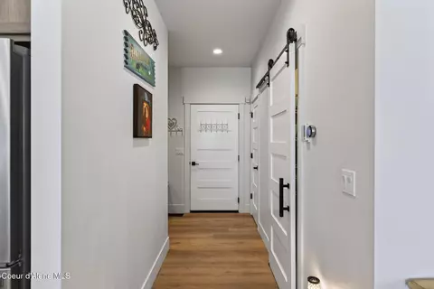 Entry Way - 8136 W Splitrail Ave, Rathdrum, ID 83858 photo 5 of 8