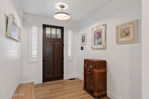 Entry Way - 8136 W Splitrail Ave, Rathdrum, ID 83858 photo 2 of 8