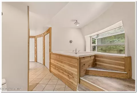 Entry Way - 159 Tower Rd, Naples, ID 83847 photo 1 of 9