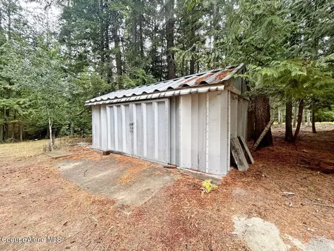 Exterior - 159 Tower Rd, Naples, ID 83847 photo 9 of 15