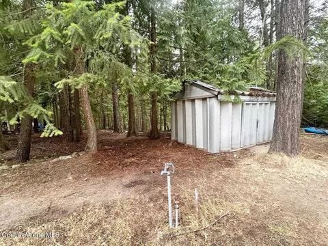 Exterior - 159 Tower Rd, Naples, ID 83847 photo 10 of 15