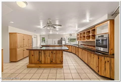 Kitchen - 159 Tower Rd, Naples, ID 83847 photo 3 of 3