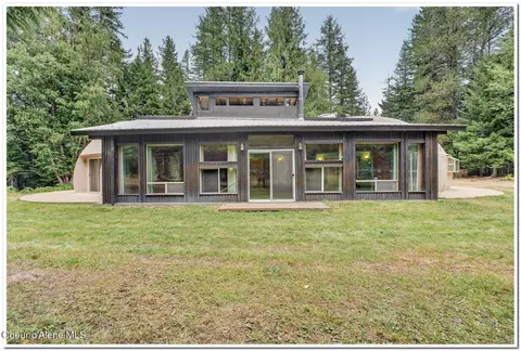 Exterior - 159 Tower Rd, Naples, ID 83847 photo 2 of 9