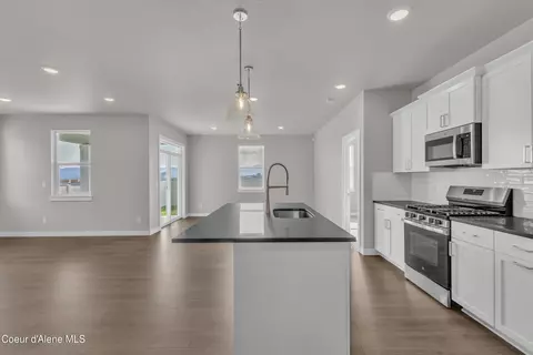 Kitchen - 2965 N Cassiopeia St, Post Falls, ID 83854 photo 4 of 6