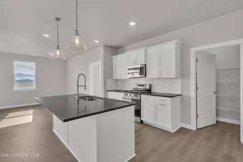 Kitchen - 2965 N Cassiopeia St, Post Falls, ID 83854 photo 5 of 6