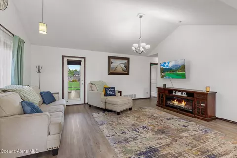Living - 2288 N Dallan Dr, Post Falls, ID 83854 photo 1 of 2
