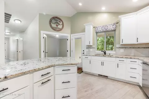 Kitchen - 909 Northview Dr, Sandpoint, ID 83864 photo 3 of 3