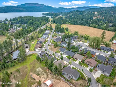 View/Area - 909 Northview Dr, Sandpoint, ID 83864 photo 2 of 24
