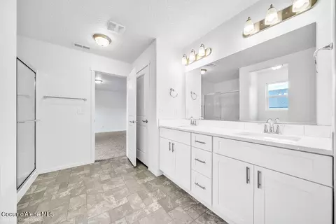 Bath - 4242 N Arrowleaf Loop, Post Falls, ID 83854 photo 2 of 2