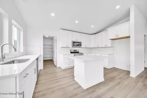 Kitchen - 4242 N Arrowleaf Loop, Post Falls, ID 83854 photo 4 of 4