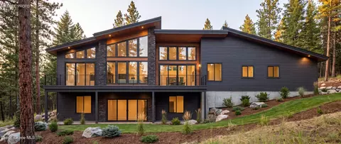 13 Timber Grv, Sandpoint, ID 83864