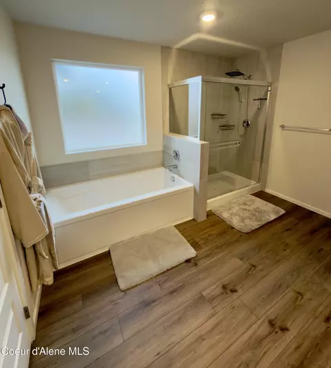 Bath - 457 E Burdock Loop, Hayden, ID 83835 photo 1 of 4