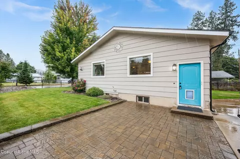 Exterior - 405 Sunset Dr, Pinehurst, ID 83850 photo 7 of 10