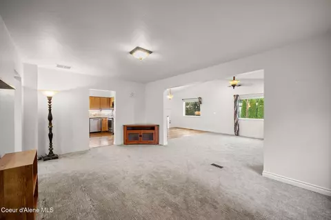 Living - 405 Sunset Dr, Pinehurst, ID 83850 photo 1 of 7