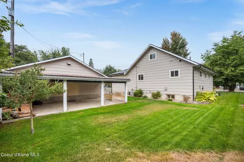 Exterior - 405 Sunset Dr, Pinehurst, ID 83850 photo 5 of 10