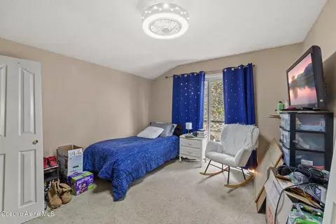 Bedroom - 405 Schweitzer Cutoff Rd, Sandpoint, ID 83864 photo 5 of 5