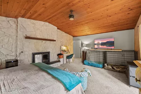 Bedroom - 405 Schweitzer Cutoff Rd, Sandpoint, ID 83864 photo 2 of 5