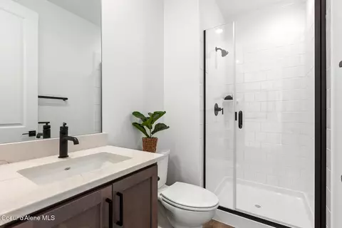 Bath - 1823 Bluegrass Ave, Sandpoint, ID 83864 photo 1 of 3
