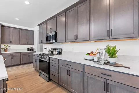 Kitchen - 1823 Bluegrass Ave, Sandpoint, ID 83864 photo 4 of 5