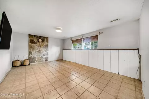 Living - 716 E 20th Ave, Post Falls, ID 83854 photo 6 of 6