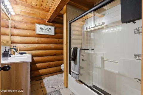 Bath - 2128 E Shoshone Ave, Athol, ID 83801 photo 1 of 4