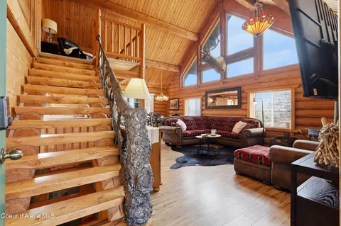 Entry Way - 2128 E Shoshone Ave, Athol, ID 83801 photo 1 of 4