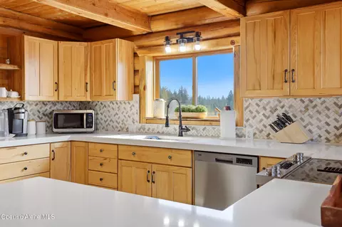 Kitchen - 2128 E Shoshone Ave, Athol, ID 83801 photo 5 of 6