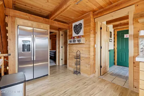 Entry Way - 2128 E Shoshone Ave, Athol, ID 83801 photo 2 of 4