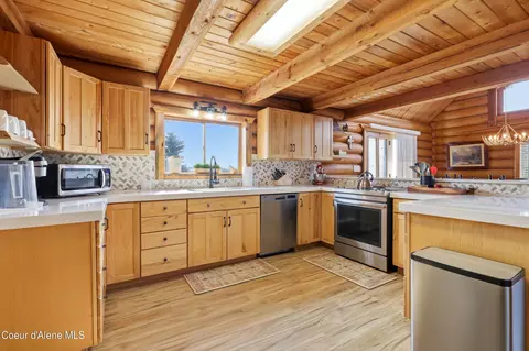 Kitchen - 2128 E Shoshone Ave, Athol, ID 83801 photo 2 of 6