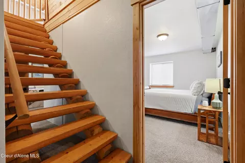 Entry Way - 2128 E Shoshone Ave, Athol, ID 83801 photo 4 of 4