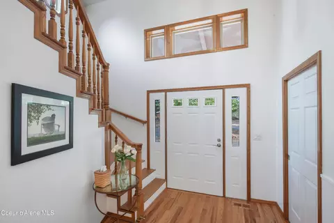 Entry Way - 13875 S Ridgeview Dr, Harrison, ID 83833 photo 2 of 4
