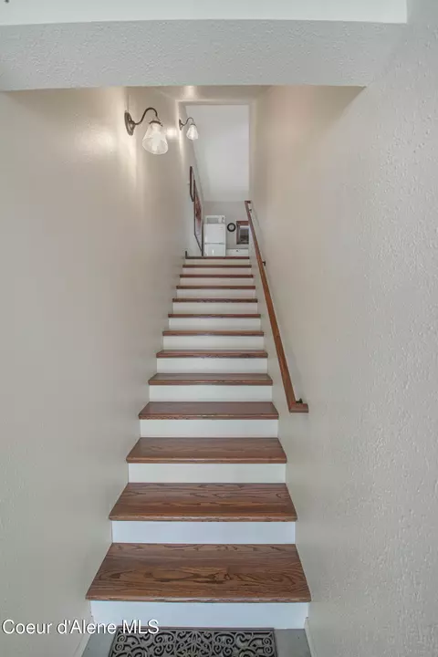 Entry Way - 13875 S Ridgeview Dr, Harrison, ID 83833 photo 4 of 4