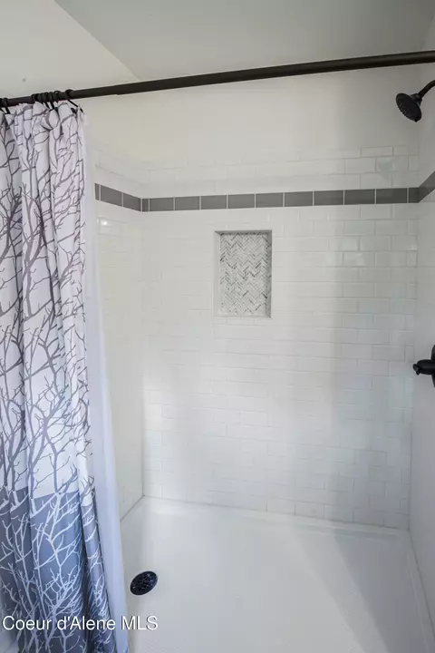 Bath - 13875 S Ridgeview Dr, Harrison, ID 83833 photo 6 of 6