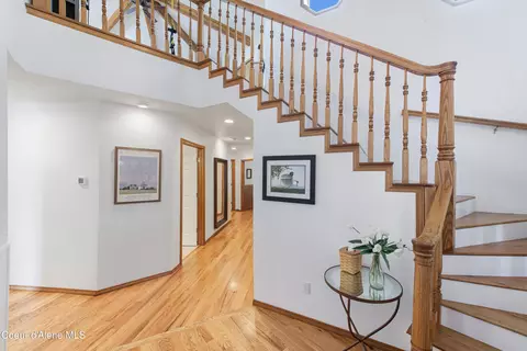 Entry Way - 13875 S Ridgeview Dr, Harrison, ID 83833 photo 1 of 4