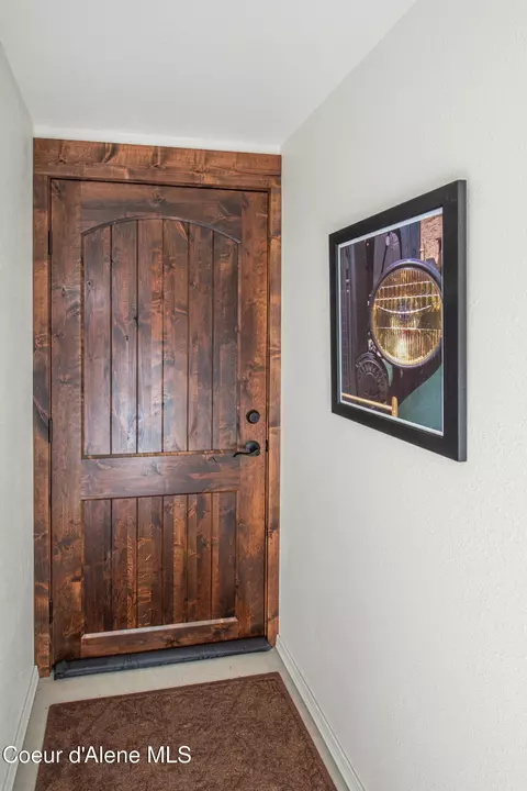 Entry Way - 13875 S Ridgeview Dr, Harrison, ID 83833 photo 3 of 4