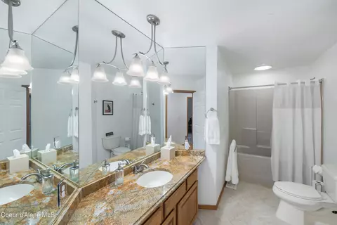 Bath - 13875 S Ridgeview Dr, Harrison, ID 83833 photo 4 of 6