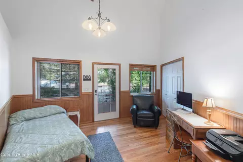 Bedroom - 13875 S Ridgeview Dr, Harrison, ID 83833 photo 4 of 6