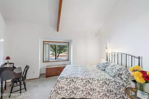 Bedroom - 13875 S Ridgeview Dr, Harrison, ID 83833 photo 3 of 6
