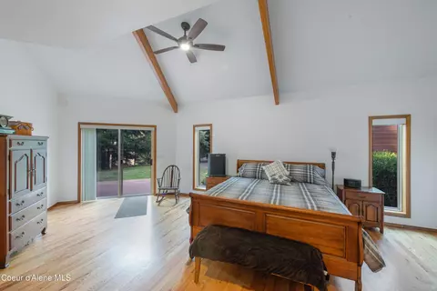 Bedroom - 13875 S Ridgeview Dr, Harrison, ID 83833 photo 1 of 6