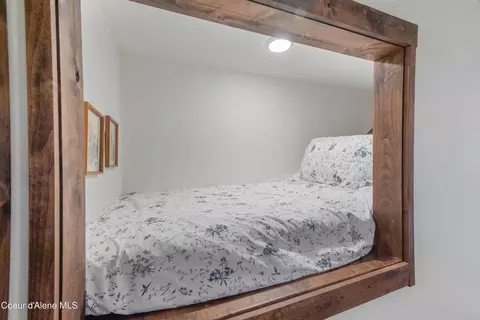 Bedroom - 13875 S Ridgeview Dr, Harrison, ID 83833 photo 6 of 6