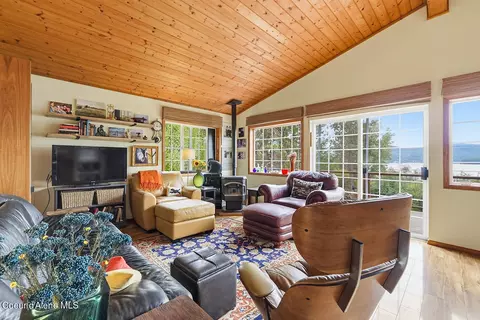 Living - 1700 E Russell Rd, Harrison, ID 83833 photo 2 of 4