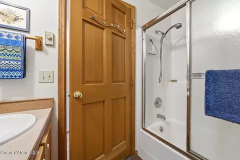 Bath - 1700 E Russell Rd, Harrison, ID 83833 photo 6 of 6