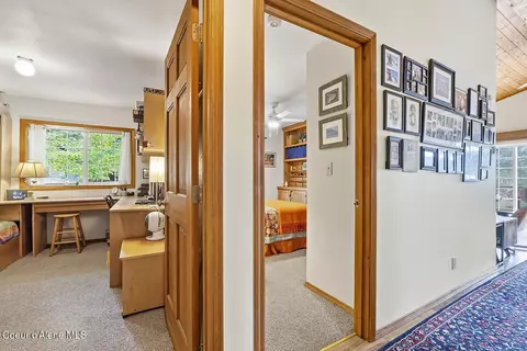 Entry Way - 1700 E Russell Rd, Harrison, ID 83833 photo 3 of 6