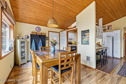 Dining - 1700 E Russell Rd, Harrison, ID 83833 photo 2 of 3
