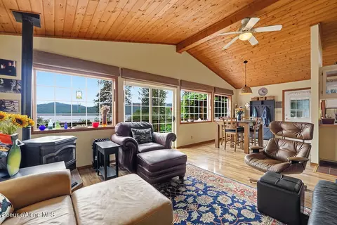 Living - 1700 E Russell Rd, Harrison, ID 83833 photo 3 of 4