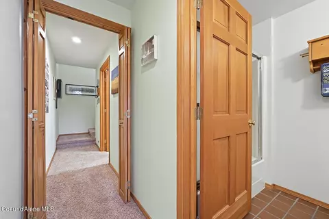 Entry Way - 1700 E Russell Rd, Harrison, ID 83833 photo 6 of 6