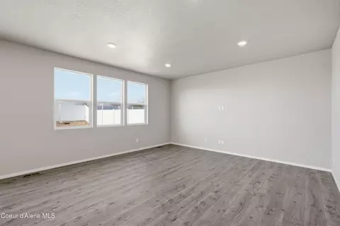 Living - 4526 E Rare Fox Ave, Post Falls, ID 83854 photo 1 of 3