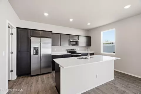 Kitchen - 4526 E Rare Fox Ave, Post Falls, ID 83854 photo 2 of 3