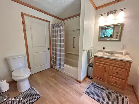 Bath - 633 Old Mill Rd, Samuels, ID 83862 photo 3 of 5